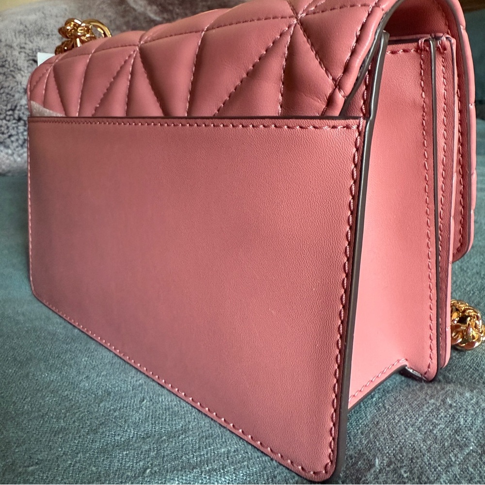 NWT - Michael Kors Blush Quilted Shoulder Bag with Gold Chain - Picture 2 of 8